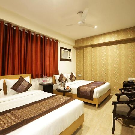 Hotel Ark Suites At Airport Yeni Delhi Dış mekan fotoğraf