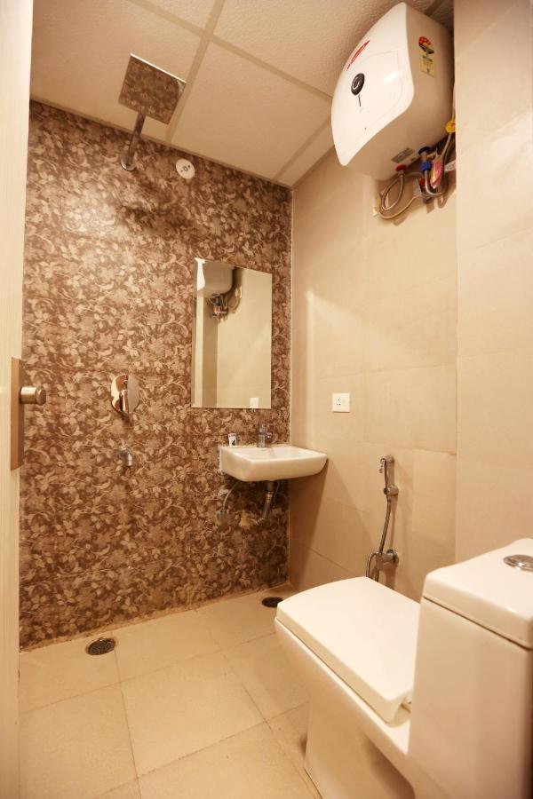 Hotel Ark Suites At Airport Yeni Delhi Dış mekan fotoğraf