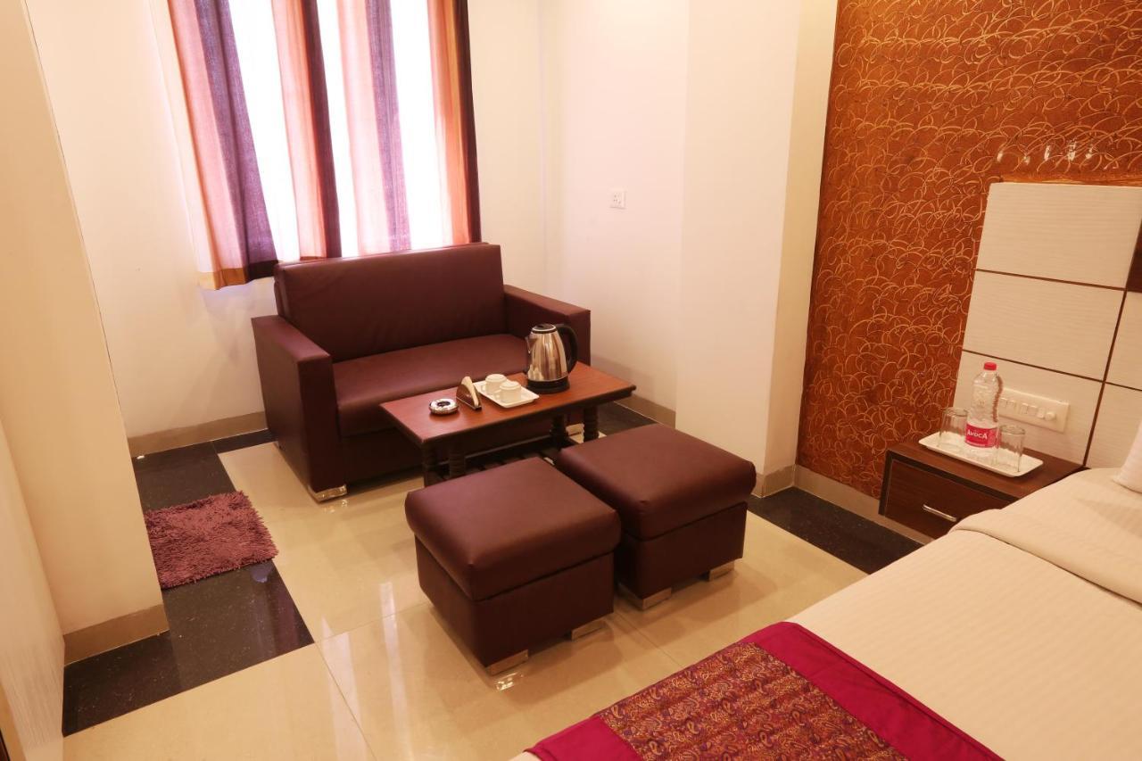 Hotel Ark Suites At Airport Yeni Delhi Dış mekan fotoğraf