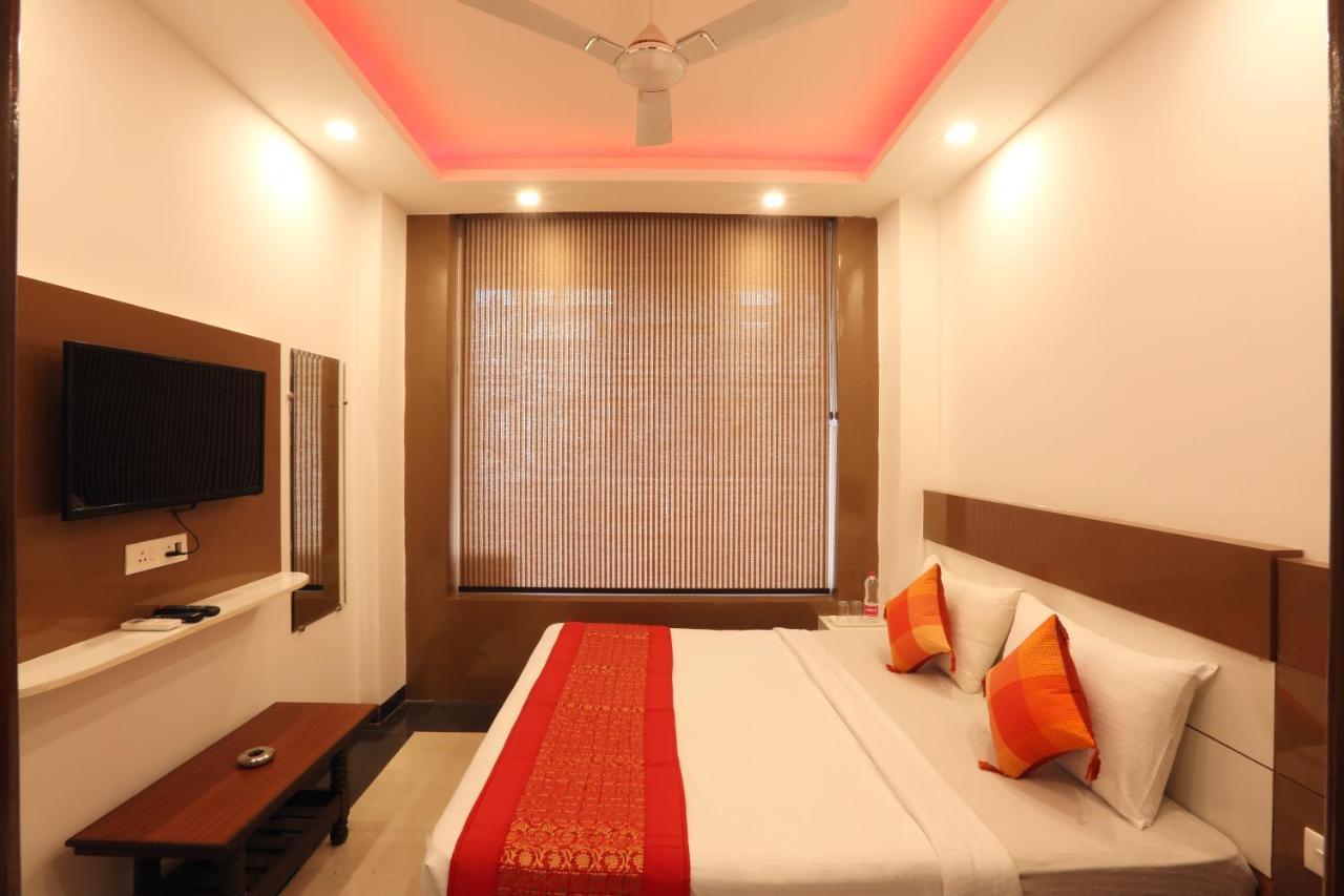 Hotel Ark Suites At Airport Yeni Delhi Dış mekan fotoğraf