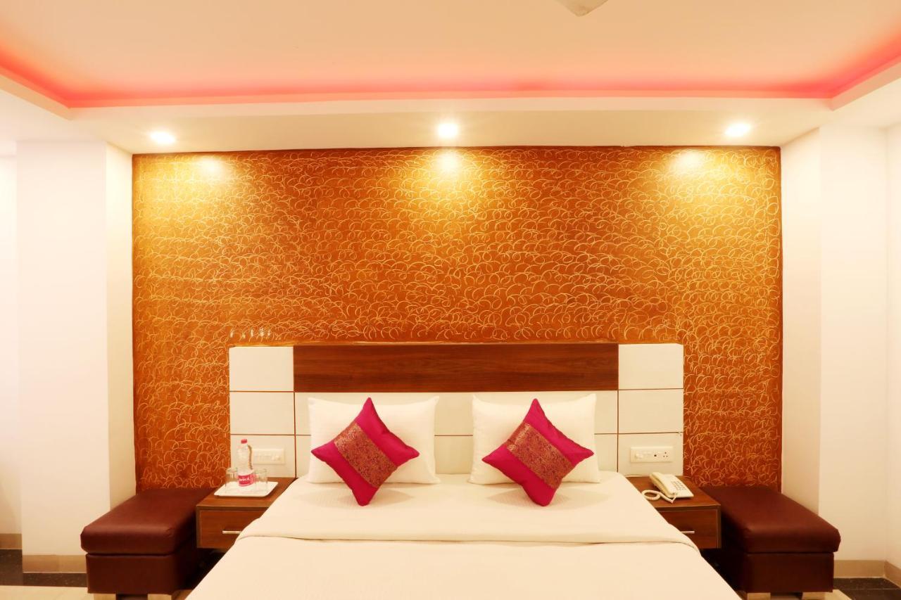 Hotel Ark Suites At Airport Yeni Delhi Dış mekan fotoğraf